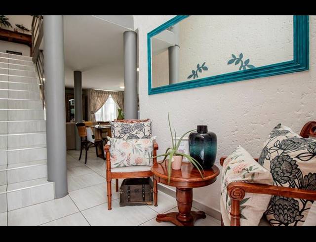 2 BEDROOM TOWNHOUSE FOR SALE IN OAKDENE